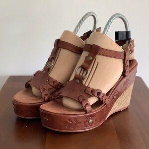 Aldo Wedge Espadrille Sandals Embossed size EU40 us10